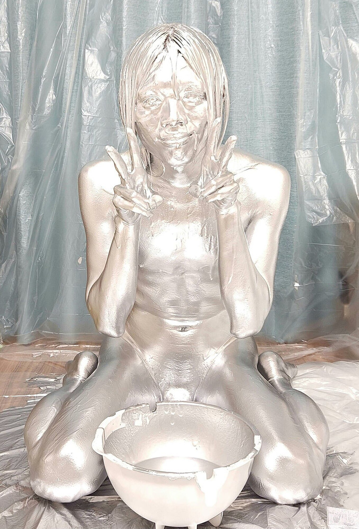 ayayan578: 银色身体油漆