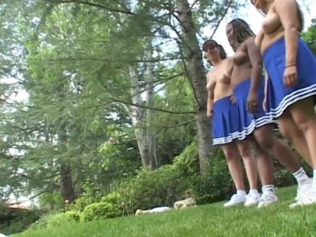 I want your Big Big Boobs: Facet orze gruby trener cheerleaderka na gwizdku