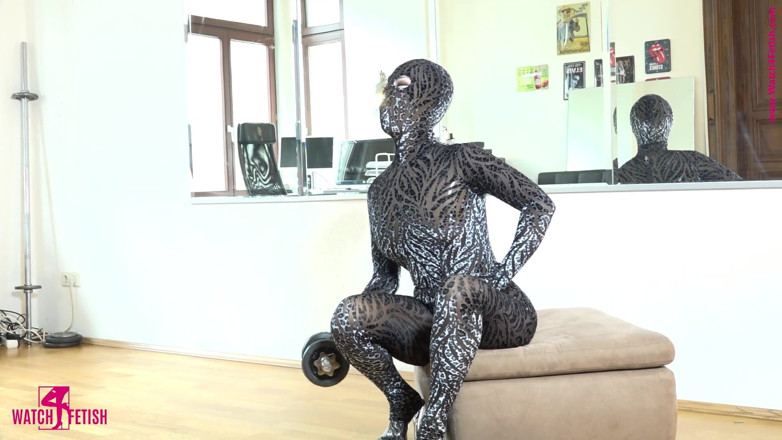 Fem Latex: Esercizi sportivi in lattice e zentai