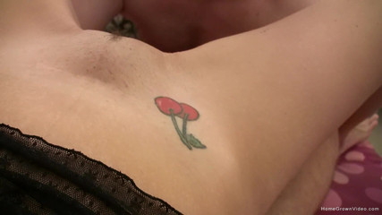 Homegrown Video: Bridgette는 이 일을 위해 무엇이든 할 의향이 있습니다.