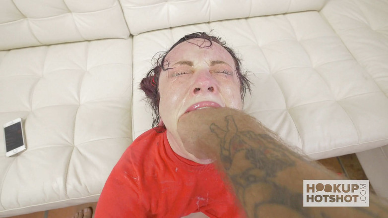 Hookup Hotshot: खूबसूरत ginger Chloe Carter डेटिंग साइट पर उस आदमी से मिलती है जो उसके दिमाग को चोदता है