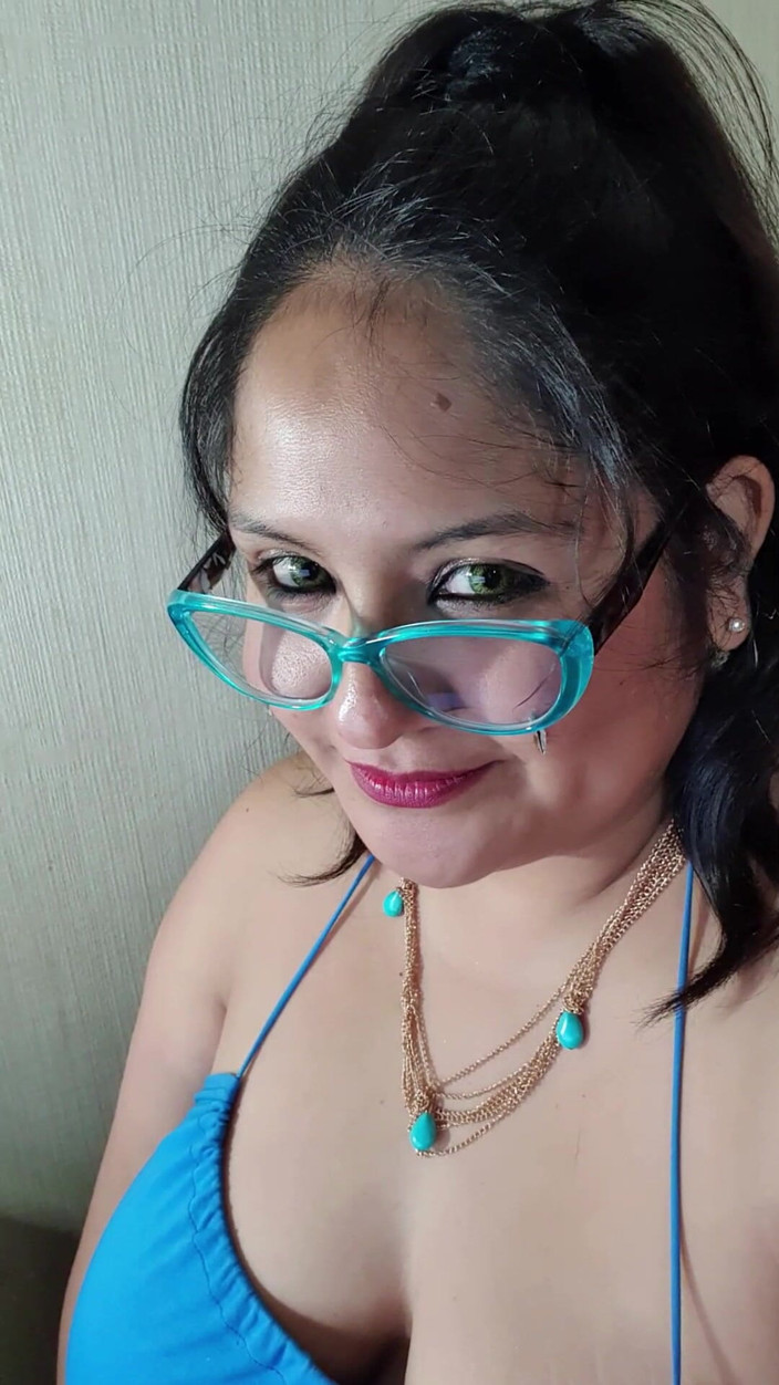 Latin Rain: Premium grosse chatte qui rebondit