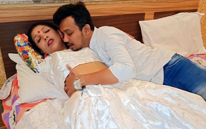 BIREA: Indisk desi het bhabhi parsex på hotell med gift klänning