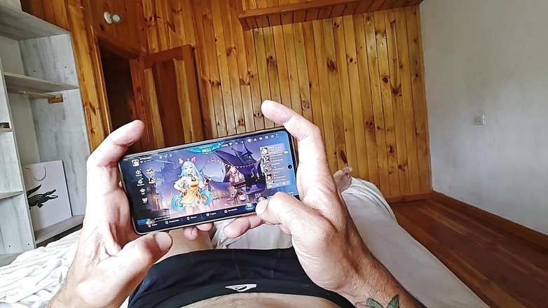 Elnonohub: Лицо после того, как он возвращается с тренировки, он приехал с большим желанием из спортзала