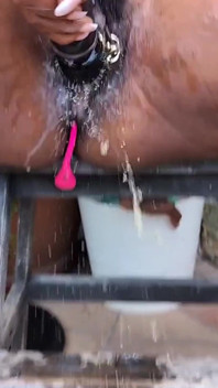 The Kinky Slut Queen dark Dea in Infinity Squirting Fontaine in Live