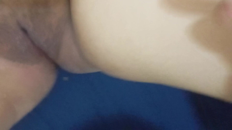 Angelina Pop: Jemná masáž jazykem na kundičce krásné dívky, která chce stříkat