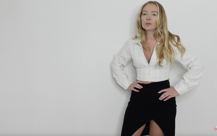 Brea Rose: Schulleiterin verspottet dich und gibt wichsanleitung