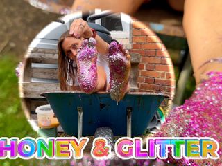 Wamgirlx: Sticky Honey and Glitter Feet