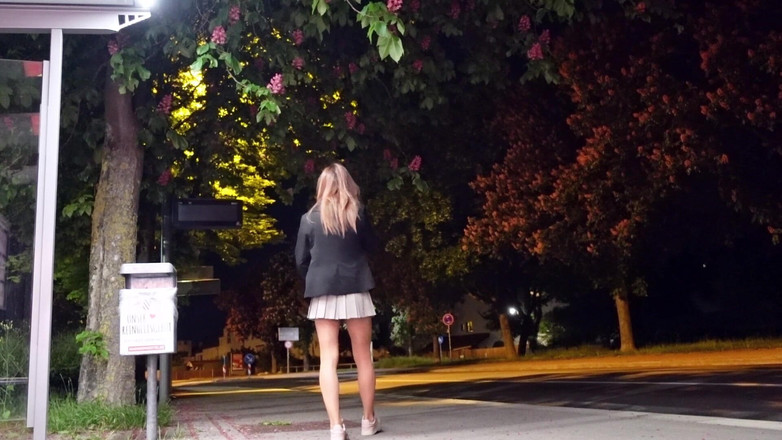 Loreley add: Pișare în latexpanty și o încărcătură uriașă pe ciorapii mei