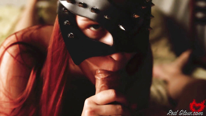 Red Glow: Gorąca nastolatka namiętna grać cipkę i ssanie penisa - spust usta