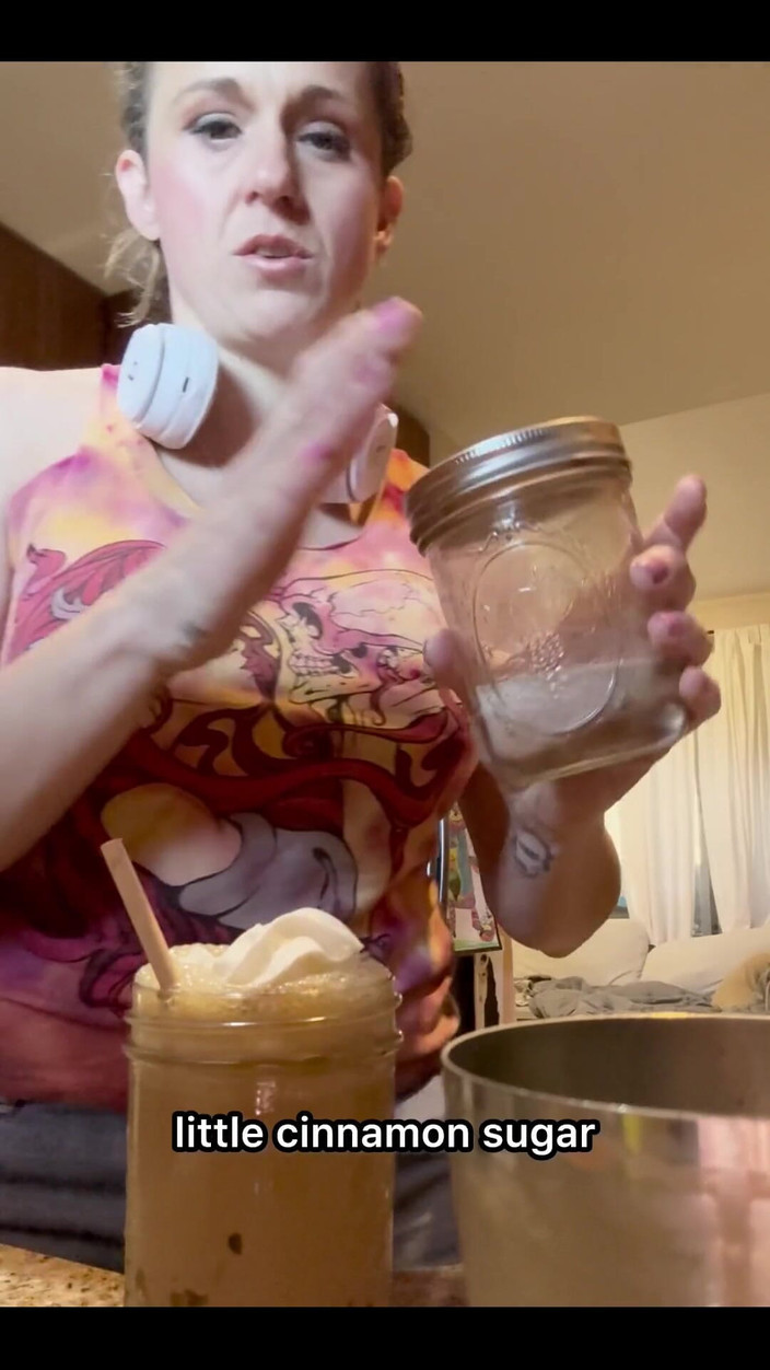 Suzy Wylde: Зломи кави з льодом з вашою дівчиною Сьюзі Уайлд