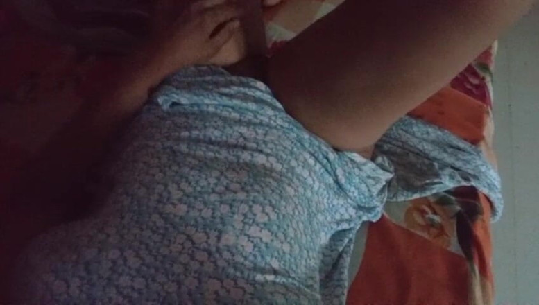 Anne White: Video solo tự quay tại nhà xinh đẹp