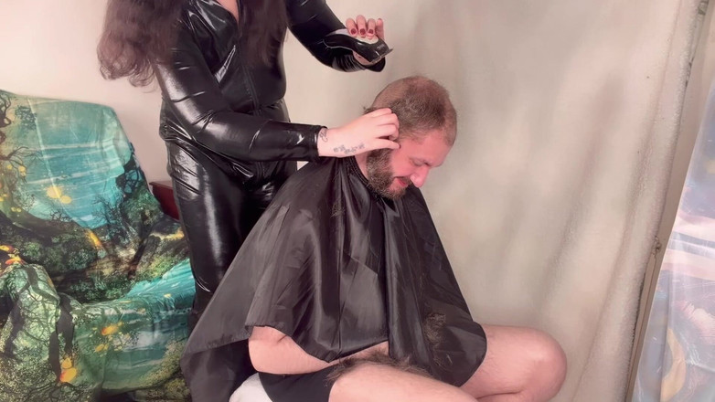 MissFFW: Fräulein ffw rasiert fb kopf haare als erschlagen