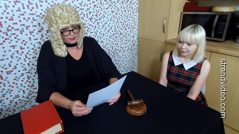 Sarah Stern: Hakim Inggeris Cherry di Rumah