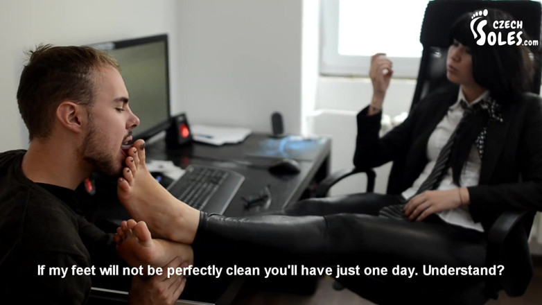 Czech Soles - foot fetish content: La chica del jefe de mafia y su footboy