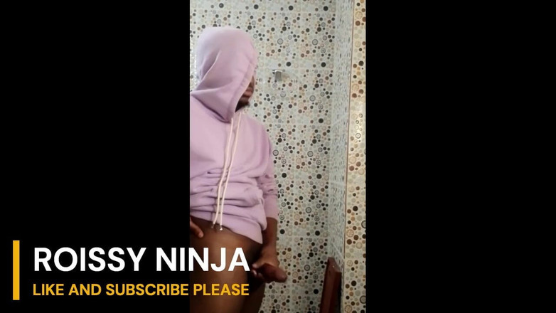 roissy ninja: Masturbuji ve sprše Když se probudím