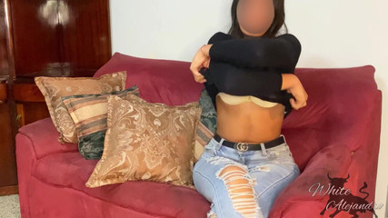 WhiteAlejandro: Roztomilá Drobná Latinoameričanka chce začít jako modelka, šuká producenta, aby získala...