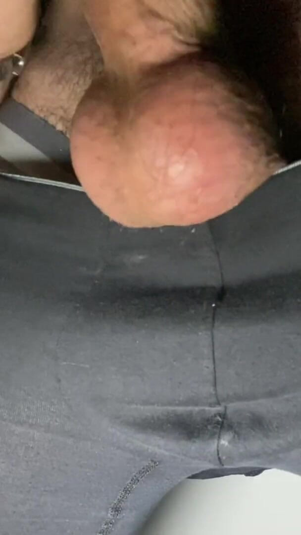 Latin mature king: Jsem v kanceláři sám, sakra.