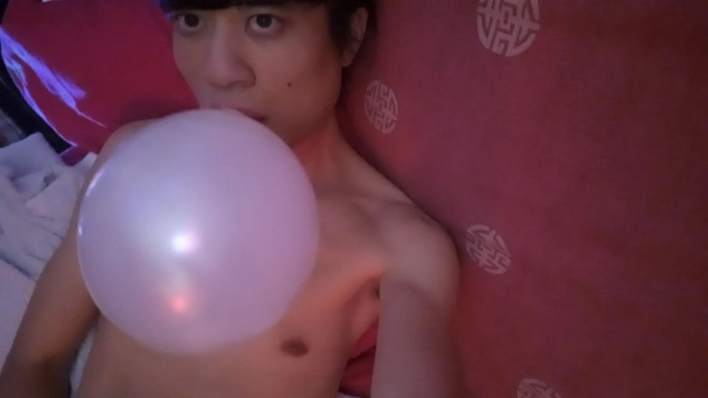 Jon Arteen: Jon Arteen Blows, Plays, Cuddles, Smells, Pops Tight Balloons Until...