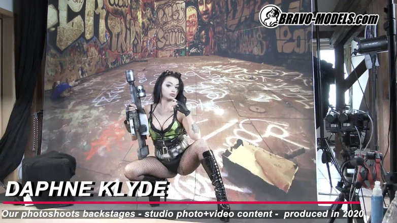 Bravo Models Media: Backstage photoshoot Daphne Klyde - Adult