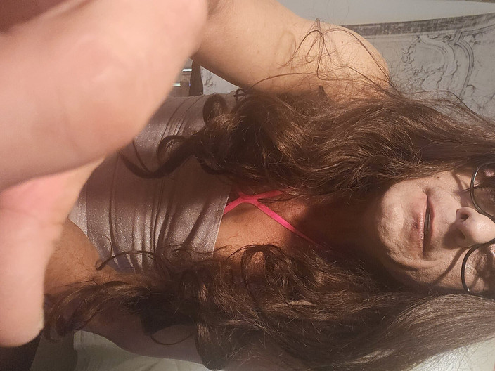 Jasmine Sub: Geldautomaten-dildo Sissy fickt und kommt