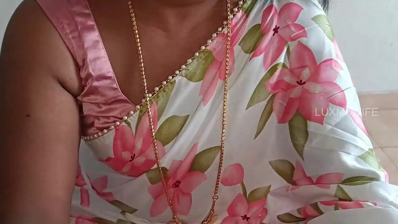 Luxmi Wife: Чоловік трахає дружину перед її босом -1