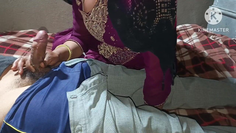 Kavita69: 女婊让他的岳母成为一个母马，并用后入式操了她