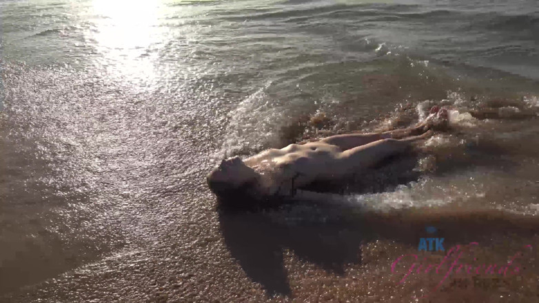 ATK Fans (Girlfriends): Virtual vacation in Hawaii with Elena Koshka part 1
