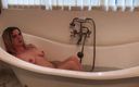 Erin Electra: Erin SPH in bath