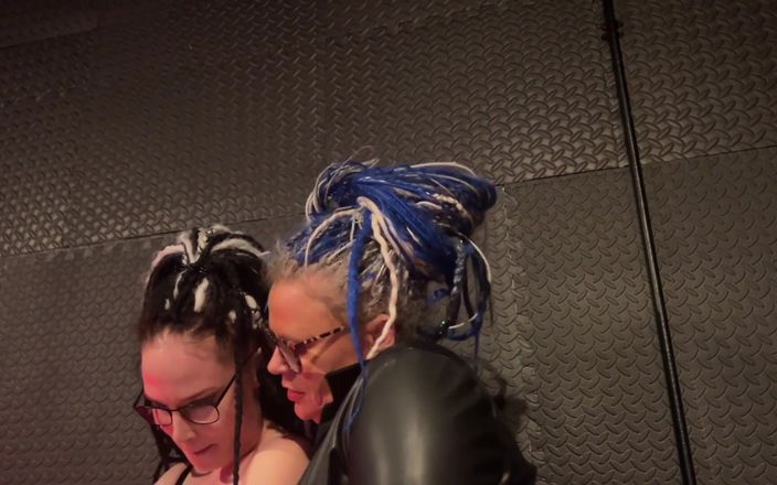 Domina Dark: Single Tails Dance on Her Body