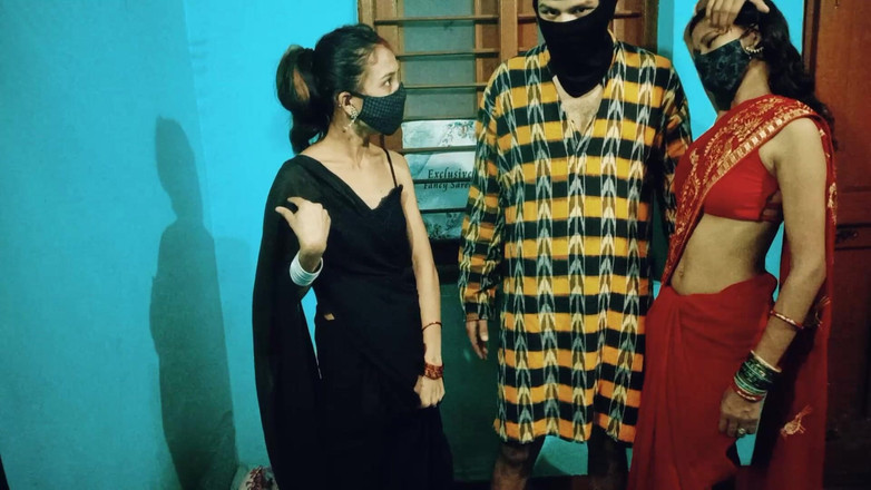 Hot_Monika: Dwie Bhabhi jebanie z niegrzecznym Devarem na ostry seks, Bhabhi...