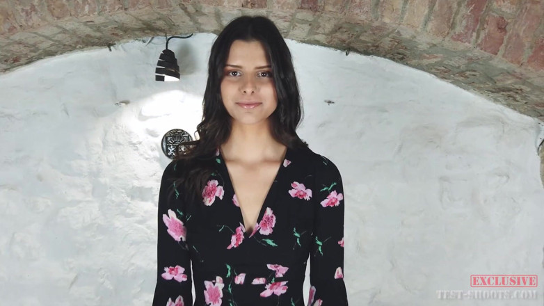 Test-Shoots: Exclusive Video with Pretty Cute Face Virgin Teen Viola Kat...