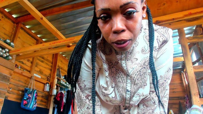 AnalEbony: La monella regina gioca di ruolo