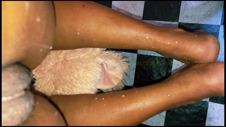 Tiyana: Cewek ini suka banget dientot gaya doggy habis-habisan dan memeknya...