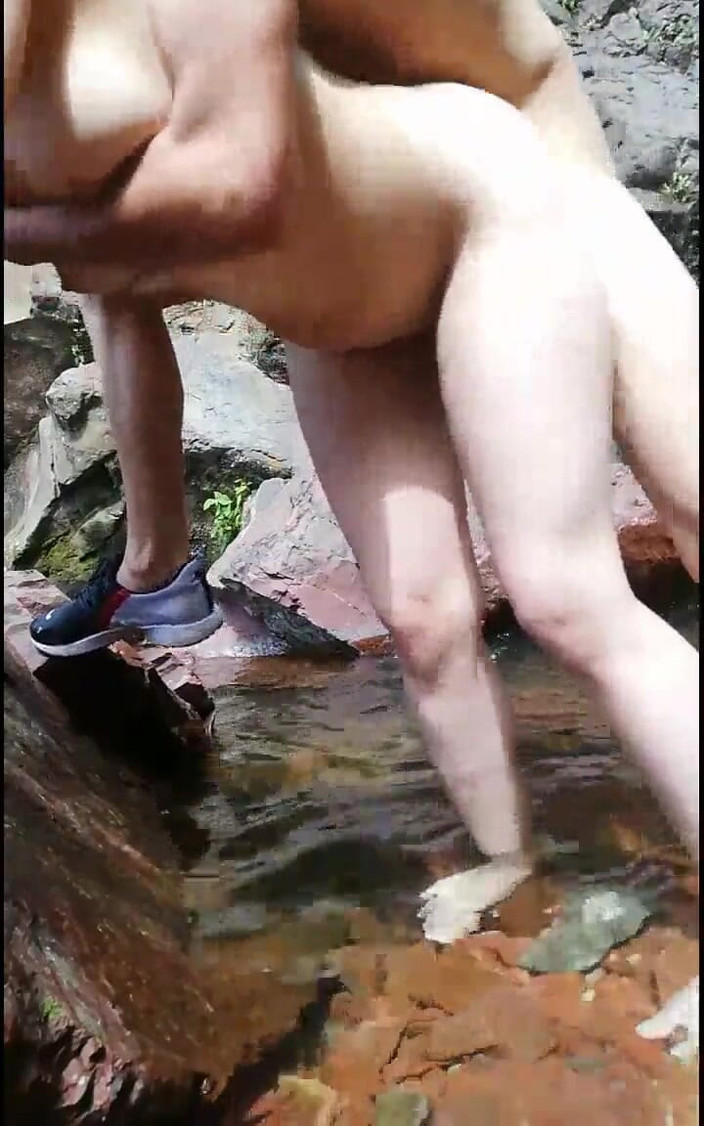 Crisanto999: З другом на прогулянці... Він трахав мене, як суку... Хотілося б, щоб я не бачила свого чоловіка