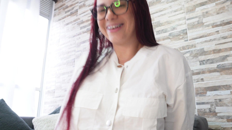 Elenafox: Cikgu Saya Mahu Tengok Tetek Saya