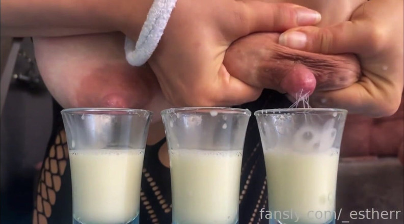 Esther Mommy: Filling Three Glasses with Fresh Breast Milk From My Full...