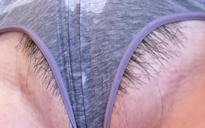 Sophie James: Figa pelosa sudata tette 34j tette mutandine bagnate