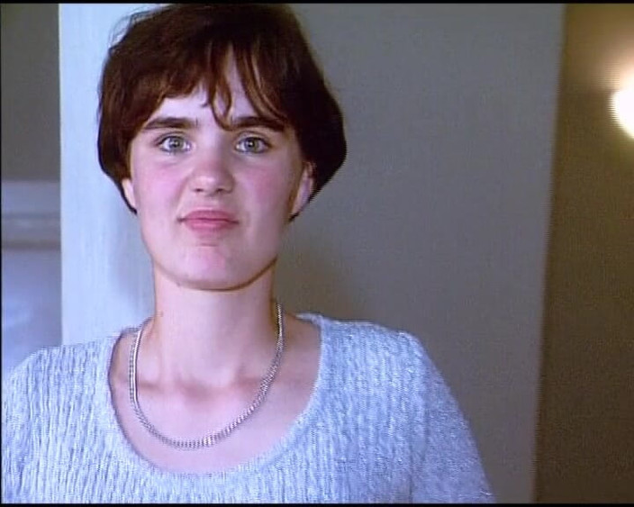 Deutsche Frauen: Подивіться, як ця тінка аматорка з Німеччини грає зі своєю пиздою