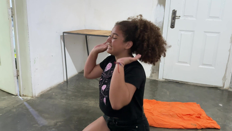 SugarPose: Bạn Thân Nhất Của Tôi Là Vô Hình