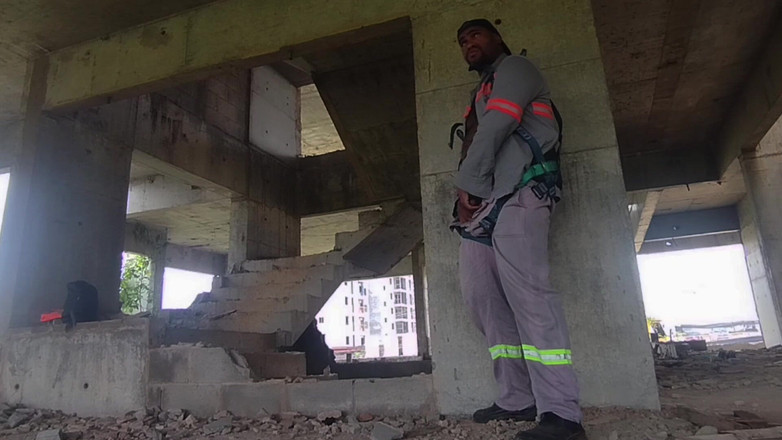 TheBlacKHunterr: Wziąłem zabawkę do pracy i zobacz, co zrobiłem