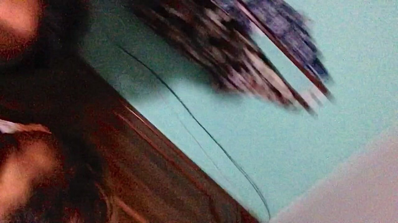 Flacosele: Saya Meniduri Dia Di Pantat Di Dalam Bilik Saya