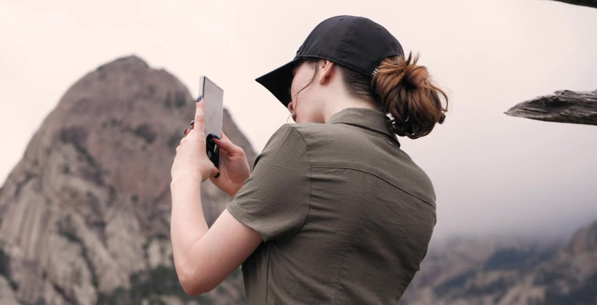 Tate: Ризикований публічний камшот на обличчя біля яру