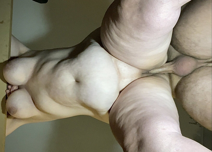 Princess Jeanne: Une BBW mariée se fait baiser