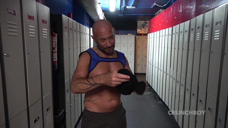 Surprise bareback party with friends: Ronald thử đụ không bao cao su bởi Jess Royan