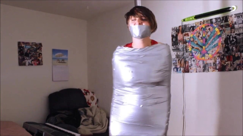 Selfgags classic: Caught in Wraptivity!