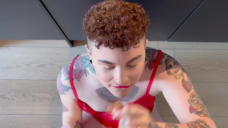 mothplayboy: Il femboy seduce il marito nella scopata