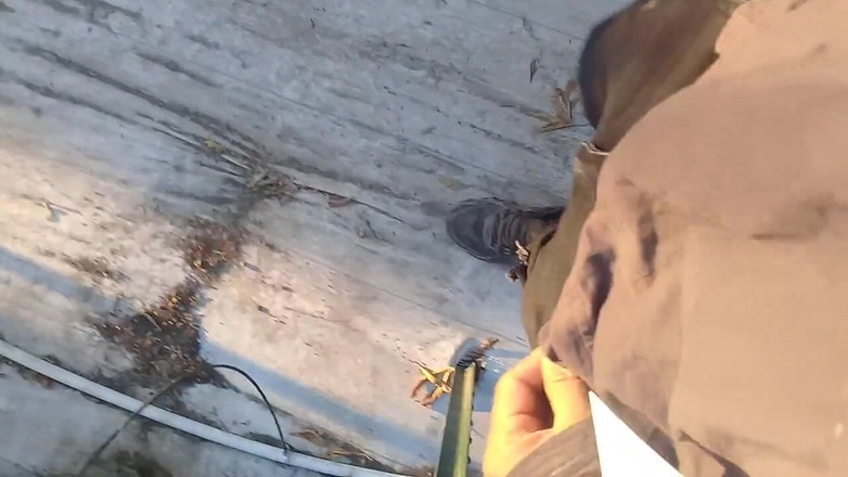 Xooshua (xblue18): Jumelle déshabillée à l’extérieur