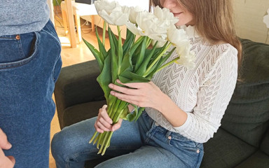 ProgrammersWife: Gave her flowers and stopped being virgin anymore, creampied teen...