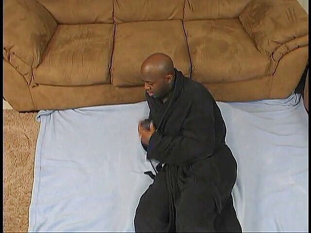 BBC Fantasies: 小さなtitted赤ん坊打撃と乗り物BBC